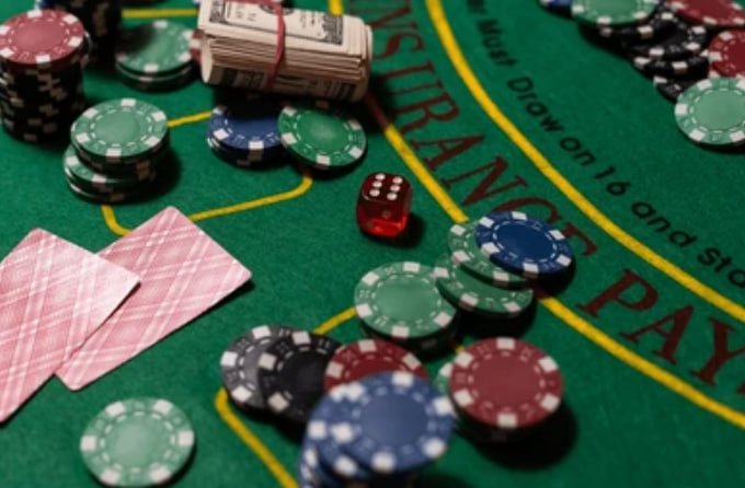 777 Slots Casino game lobby on mobile screen in Philippines